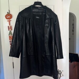 Milenti Women's Elegant Black Leather Coat